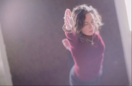 yoga Bruxelles Molenbeek Laeken Wemmel dimanche Yoga ancrage salutation au soleil relaxation respiration méditation périnée bassin posture nataraja danseuse