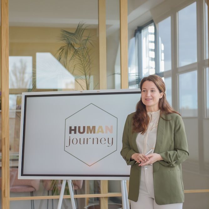 Anouk Minnes Oprichter Human Journey