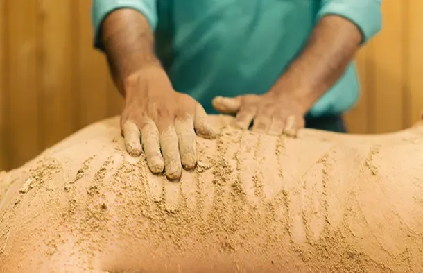 Dry Herbal Powder Massage at Ayuskama Ayurveda