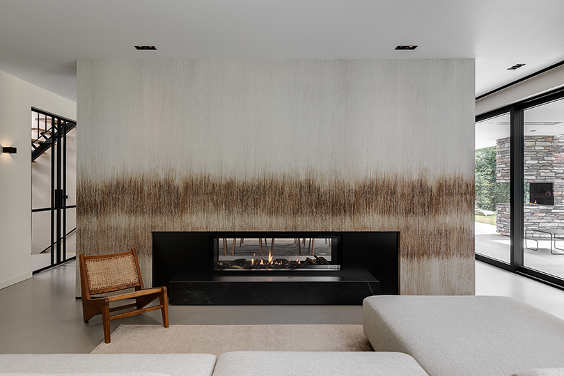 Pierre jeanneret kangaroo chair in interieur