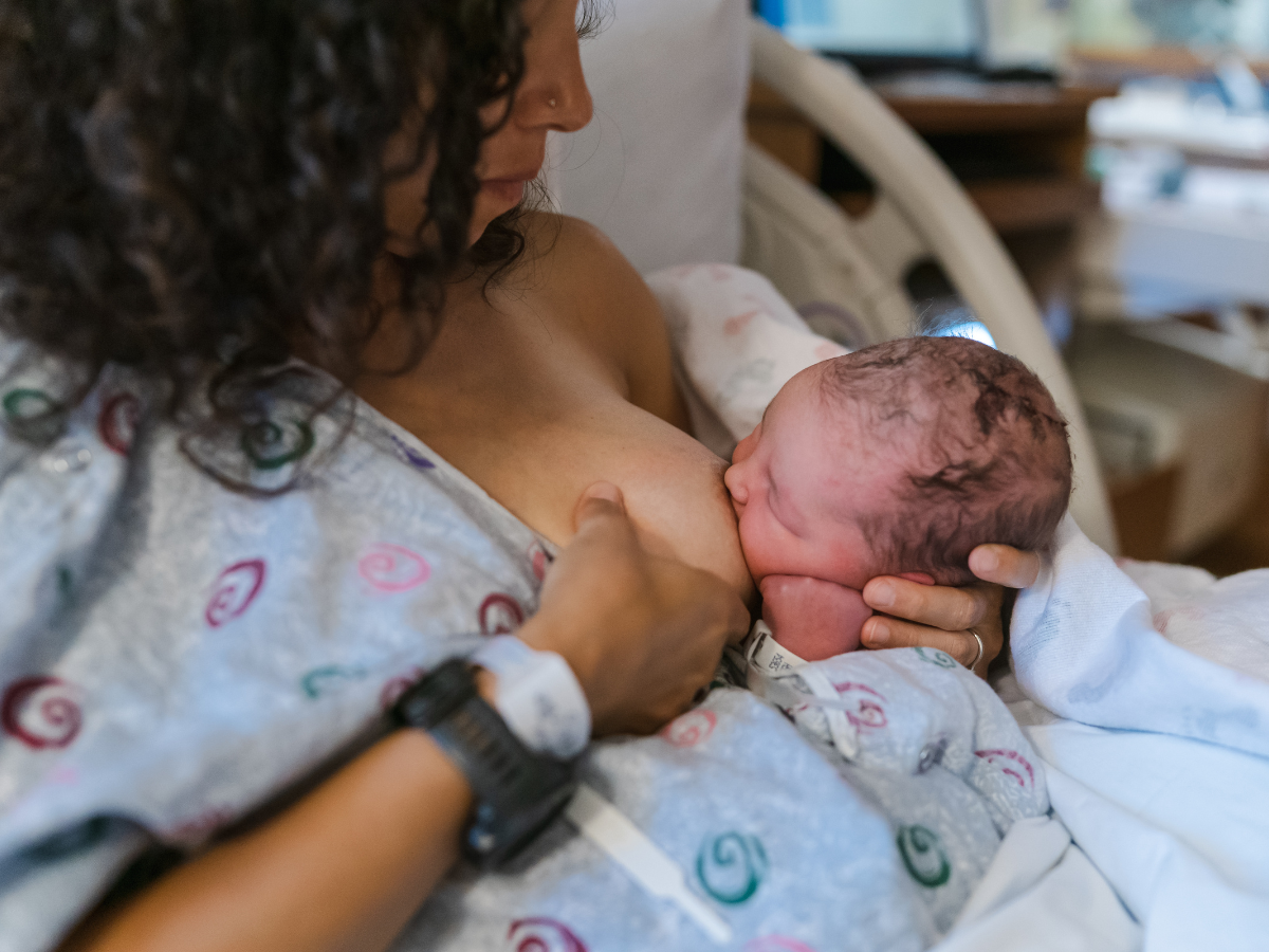 new mom getting in hospital help from personal lactation consultant in Omaha Nebraska