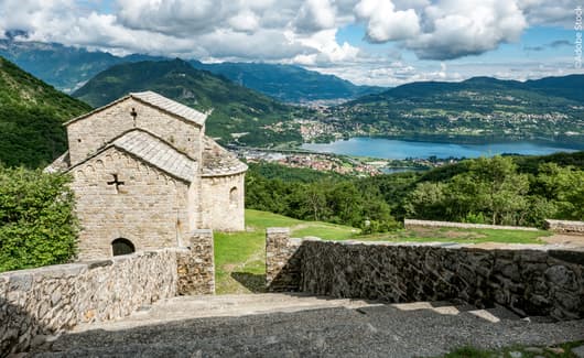 de romaanse San Pietro al Monte