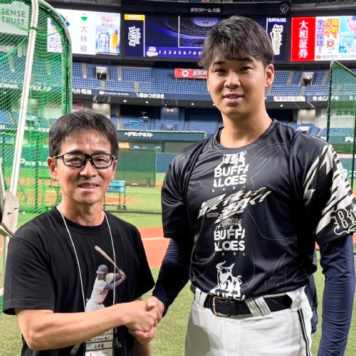 山下舜平大投手