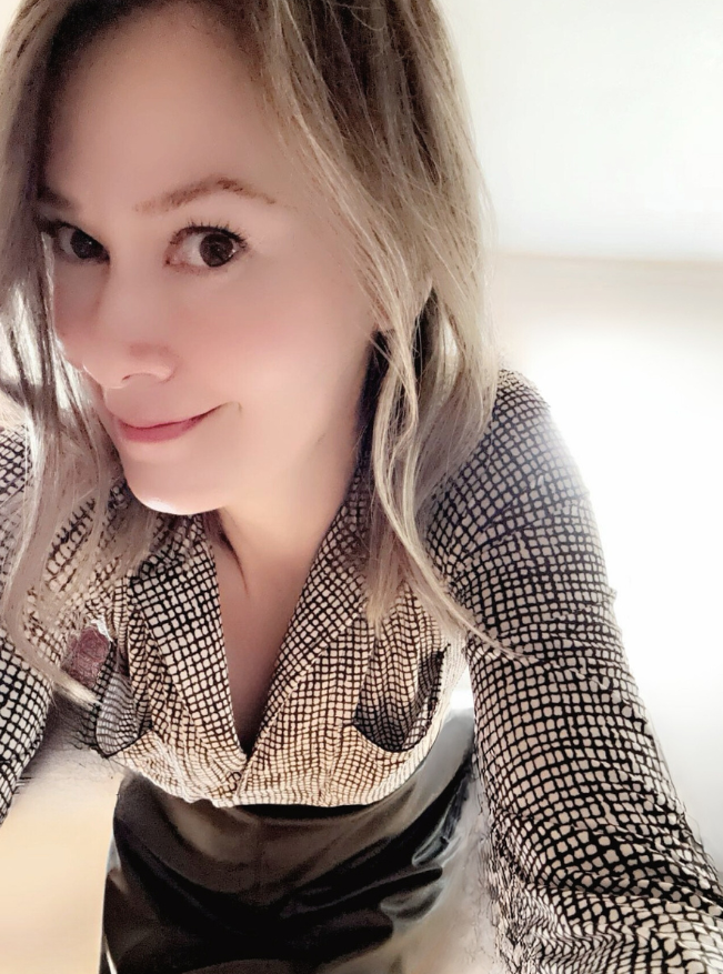 Jennifer Arnspiger Certified Somatic Writing Coach resolve somatic trauma through writing and 1:1 coaching