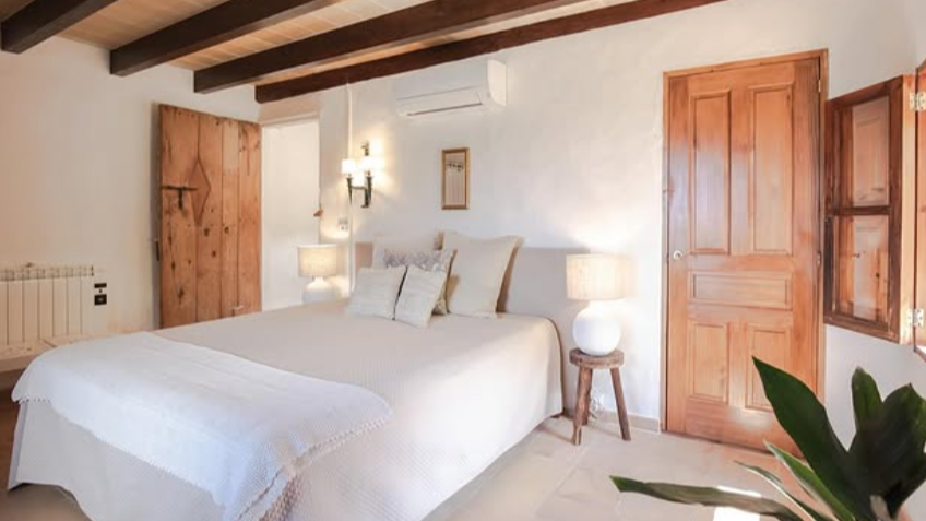 creekside cabin living room