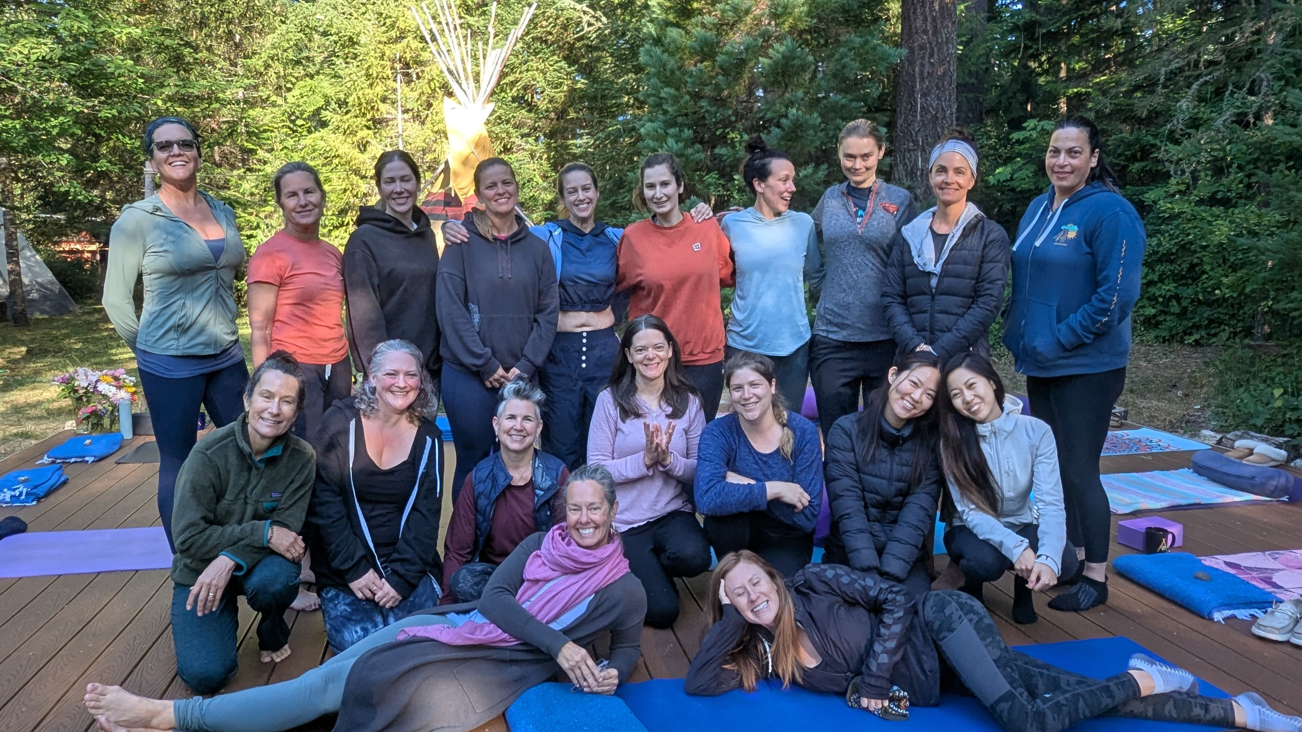 Oregon yoga retreat group picture