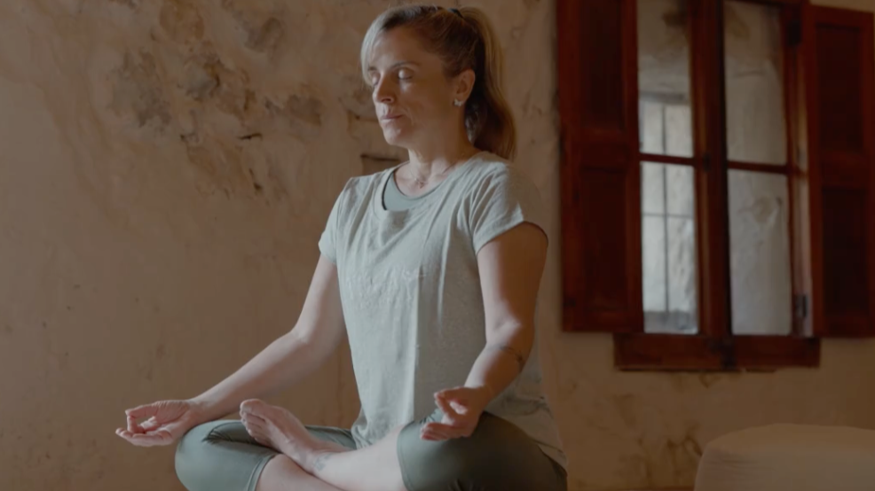 catawba falls yoga retreat hike