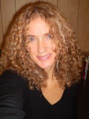 Sandra Kowalik, English pronunciation expert and founder of the LANS Method, providing accent training