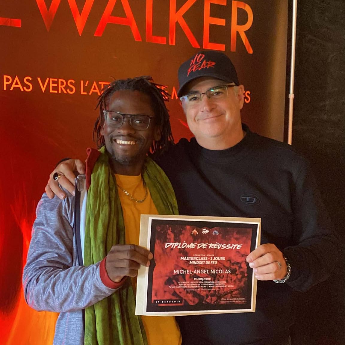  Michel-Ange NICOLAS (MANIC) Stratège certifié FIRE WALKER avec JP Beaudoin, renforçant l'approche CODE & PROTOCOLE.