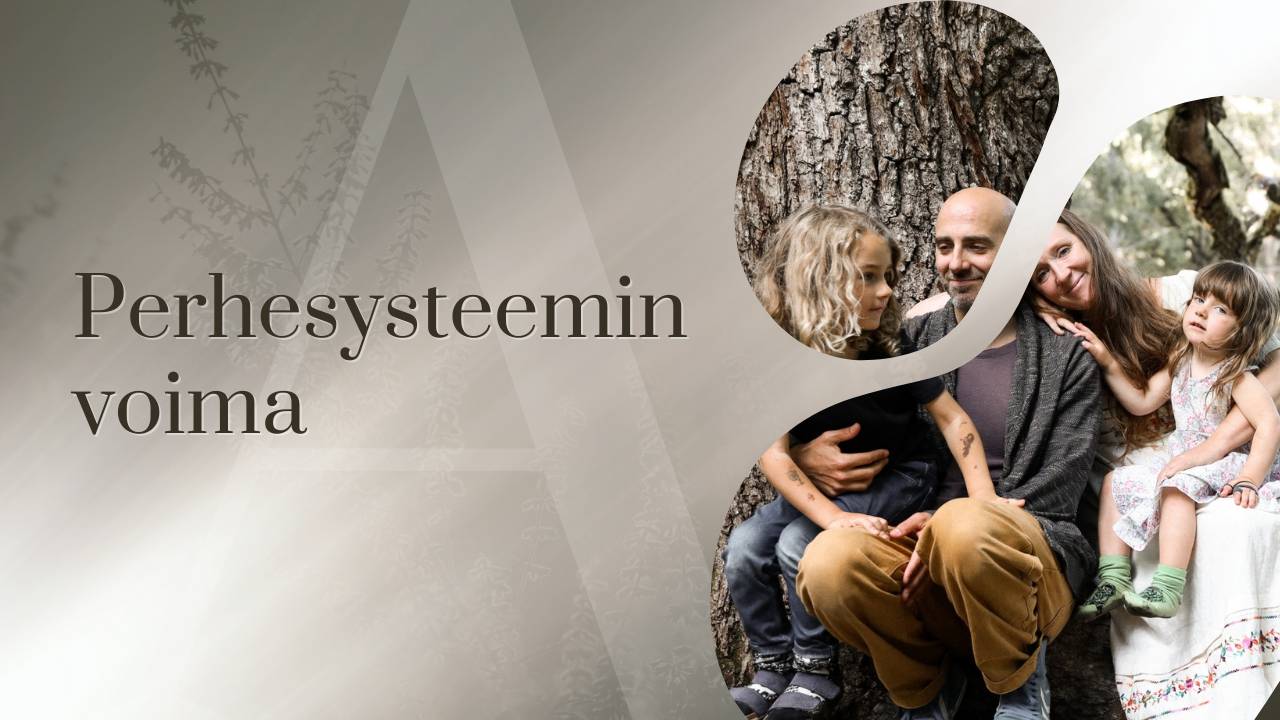 toisiaan kädestä kiinni pitävä pari