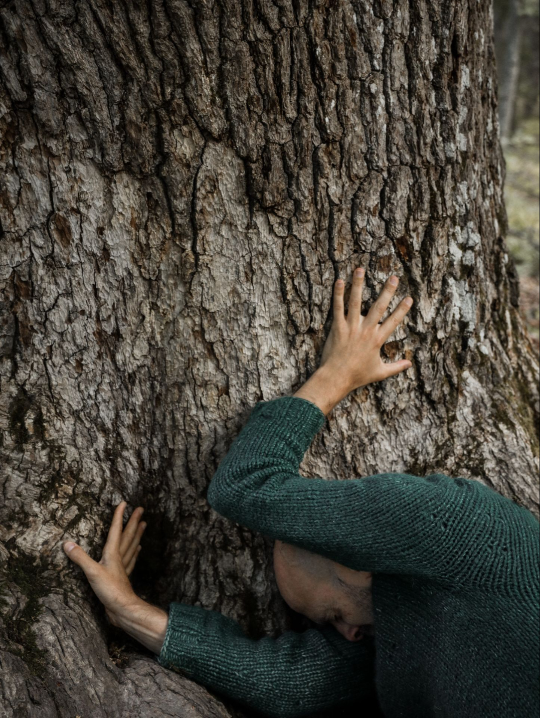 mies kamppailemassa parisuhdeongelmien kanssa