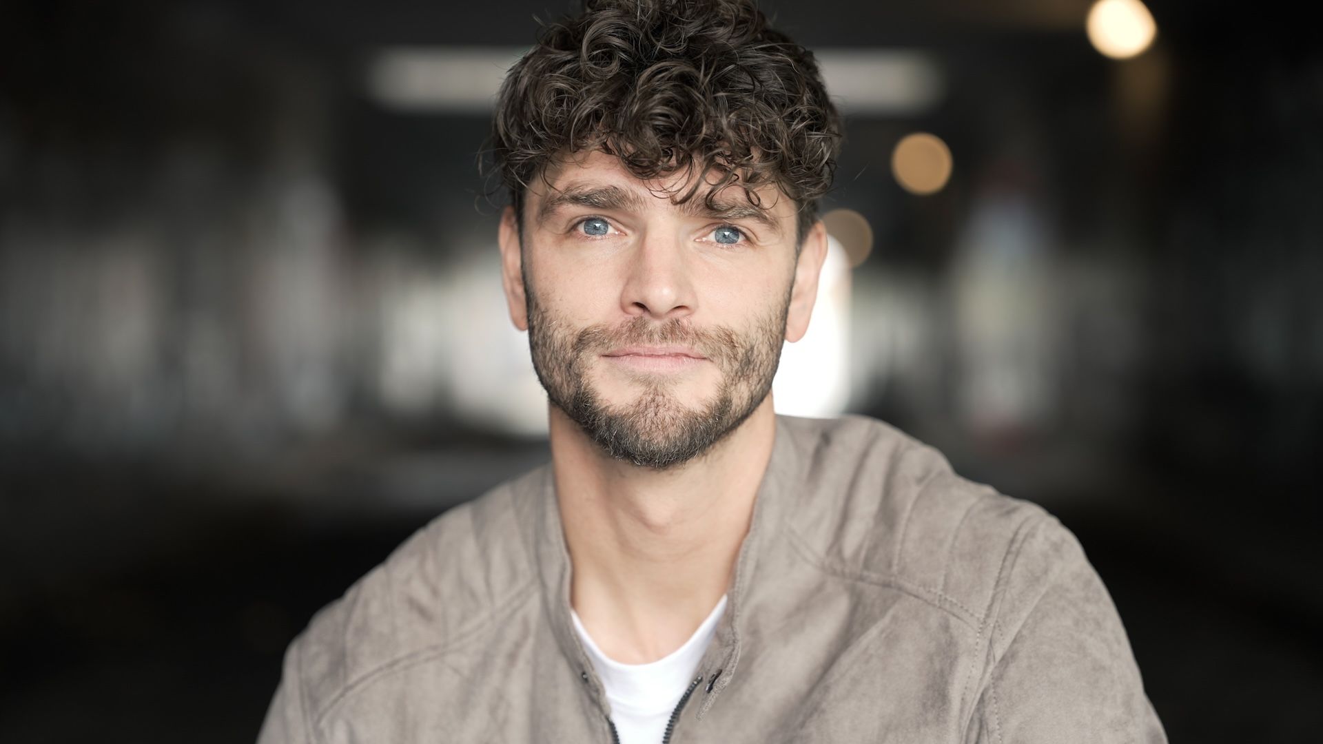 Jonathan Pellegrom, Christelijke sprekers jeugd, Christelijke sprekers, Spreker jeugddienst, Christelijke spreker jongeren, Spreker voor jongeren, Sprekers voor jongeren, Spreker generatie z, Spreker op school, Christelijke spreker uitnodigen, Christelijke sprekers voor jeugd, Nederlandse christelijke sprekers, Christelijke sprekers platform, Christelijke boeken voor jongeren, Christelijke boeken over jongeren, Christelijke boeken jeugd, Christelijke schrijver, Christelijke jongerenwerk, Christelijke jeugdwerk, Tiener- en jongerenwerk, Training jeugdwerk kerk, Training voor jeugdwerk, Training spreken voor jongeren, Training spreekvaardigheid, Training spreken in het openbaar, Training spreken voor groepen jongeren, Training hoe schrijf ik een boek, Hoe schrijf ik een boek, Hoe schrijf je een goed boek, Christelijk boek schrijven. Boek onvolmaakt vertrouwen, boek pubergeschikt, boek de 5 gewoontes, boek handboek missionair jongerenwerk