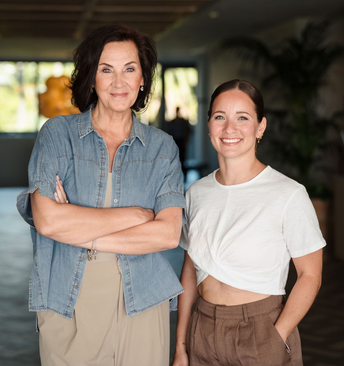 Monique Menesi und Roberta Hutton — Neustart USA