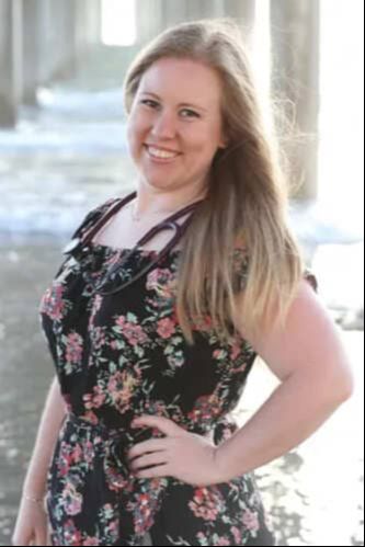 Dr. Janssen-Roberts ND  naturopathic doctor at KC Integrative Health (headshot, click to read bio)