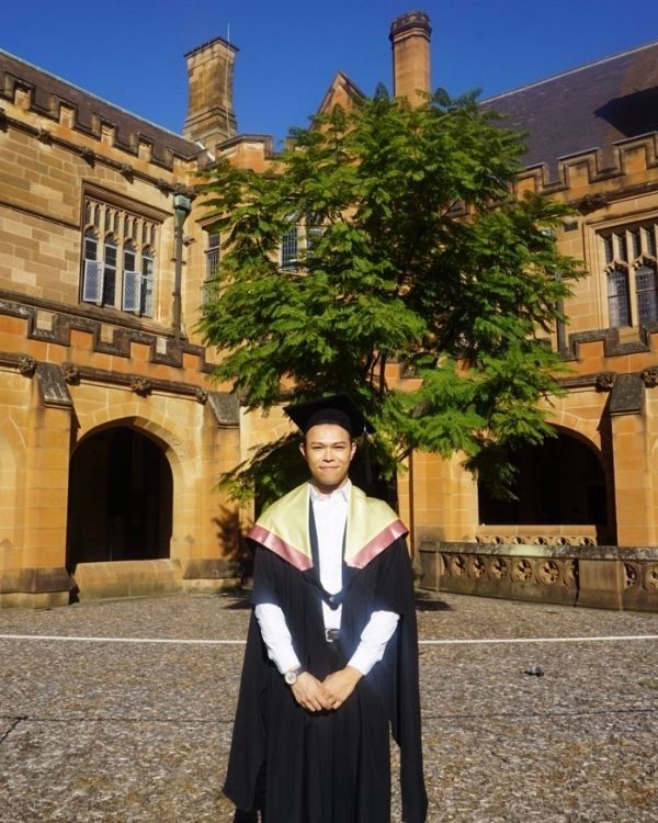 Malcolm Tang, binge free dietitian and accredited practising dietitian, supporting clients with binge eating, emotional eating, and overeating recovery through intuitive eating.