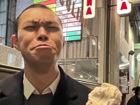 Malcolm Tang, binge free dietitian and accredited practising dietitian, supporting clients with binge eating, emotional eating, and overeating recovery through intuitive eating.