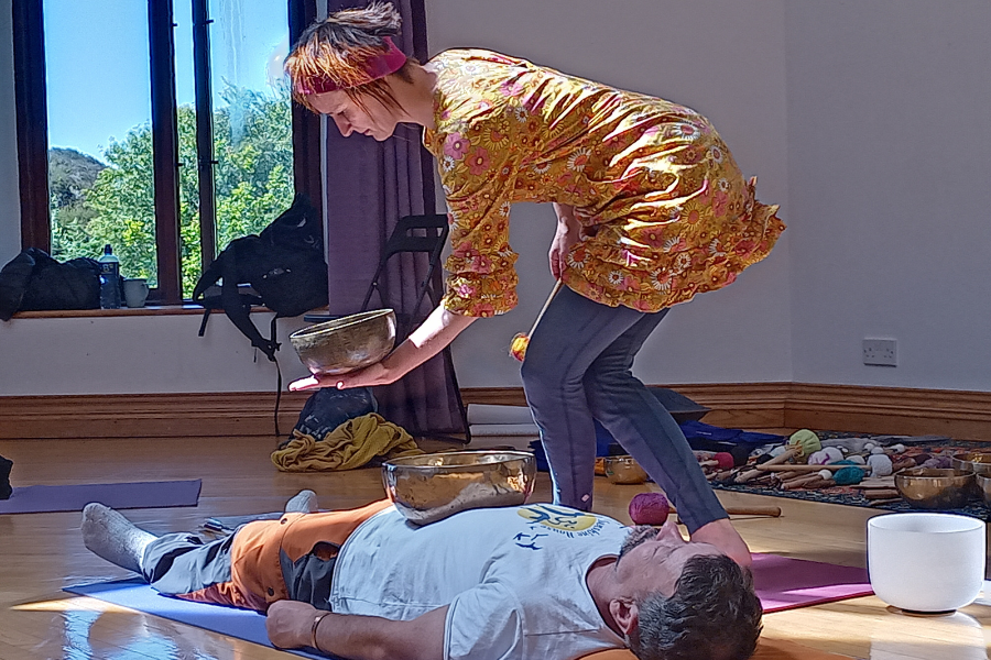 Simone Meschnig, Sound Healer