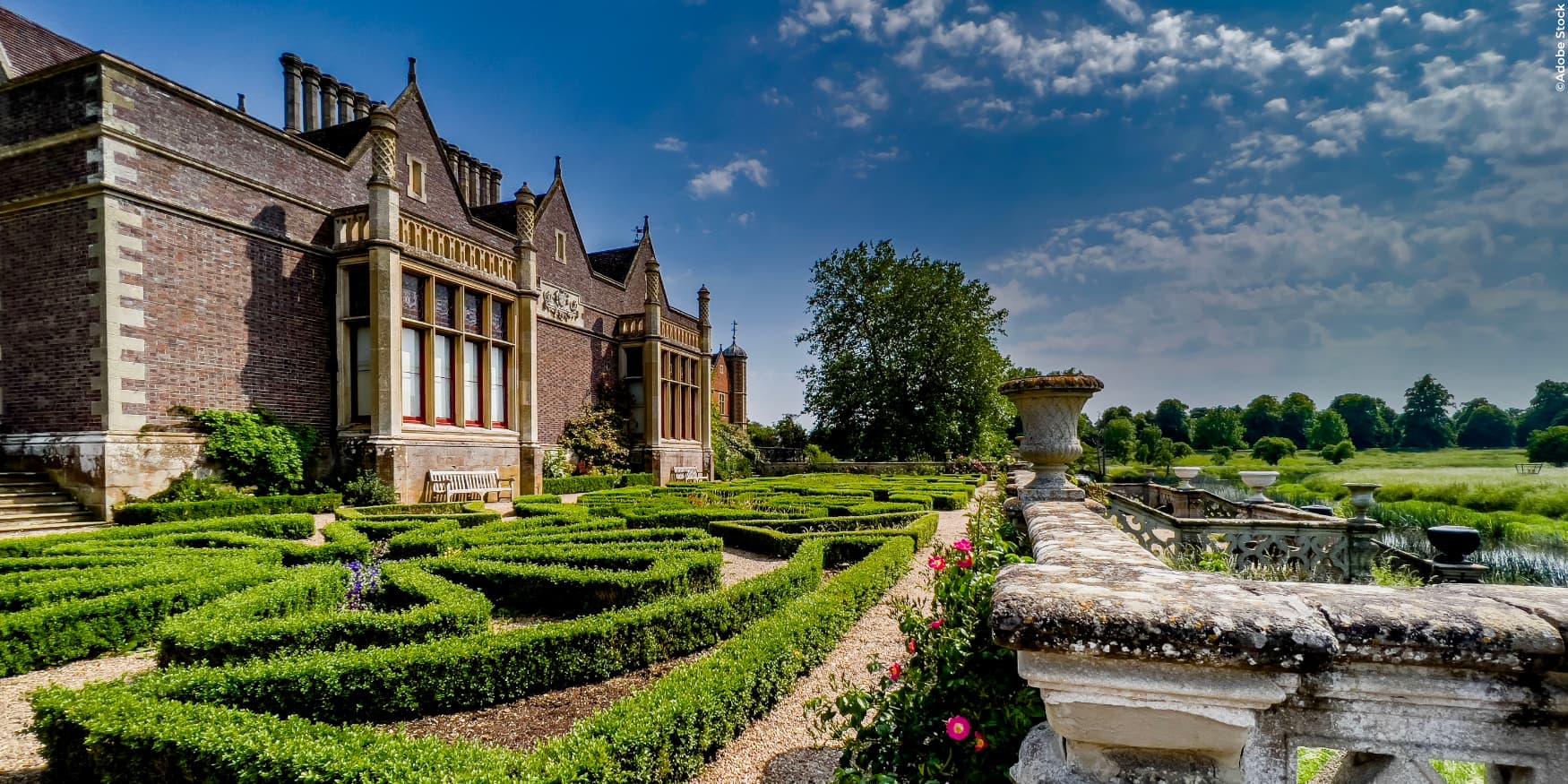 16e-eeuws landhuis Charlecote Park met prachtige tuin