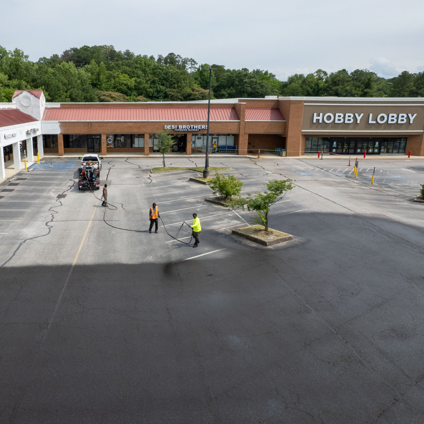 parking lot sealcoating in Alabama commercial property