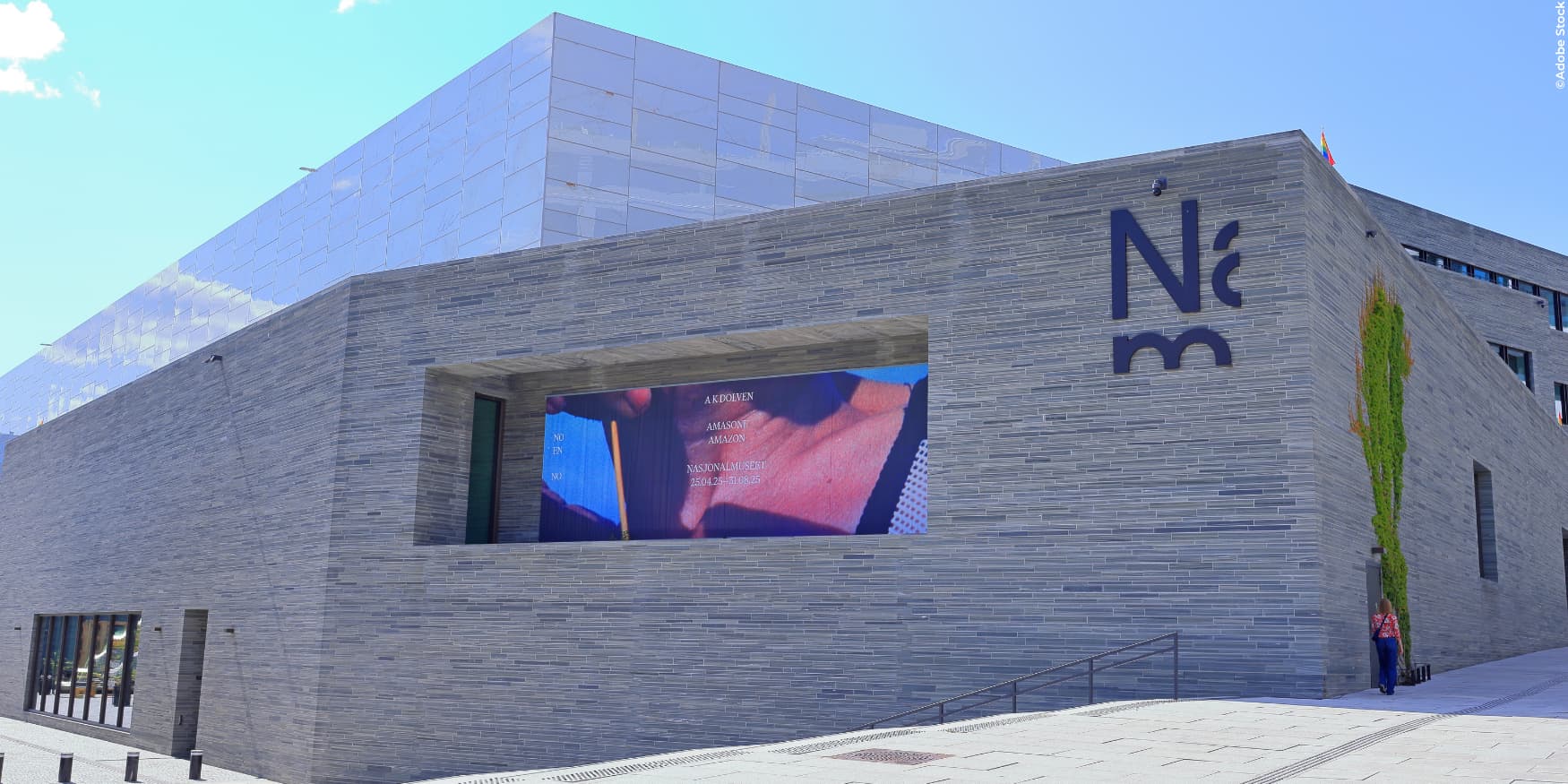 gevel met videoscreen van het Nasjonalmuseet in Oslo