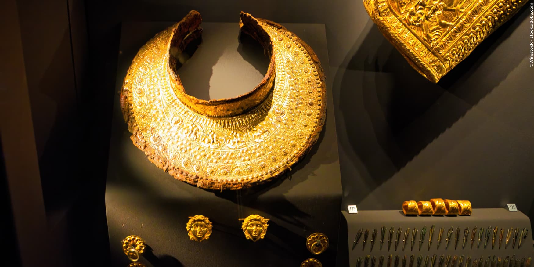 gouden borstdecoraties