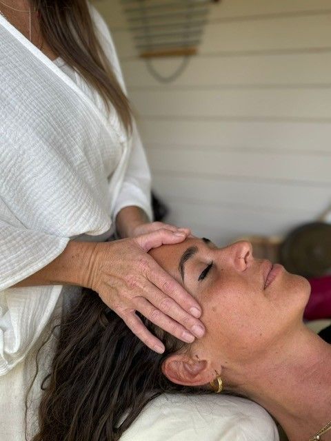 Reiki sessie Den Bosch – energetische behandeling bij Raafwerk met Reiki en ademwerk voor ontspanning en balans.