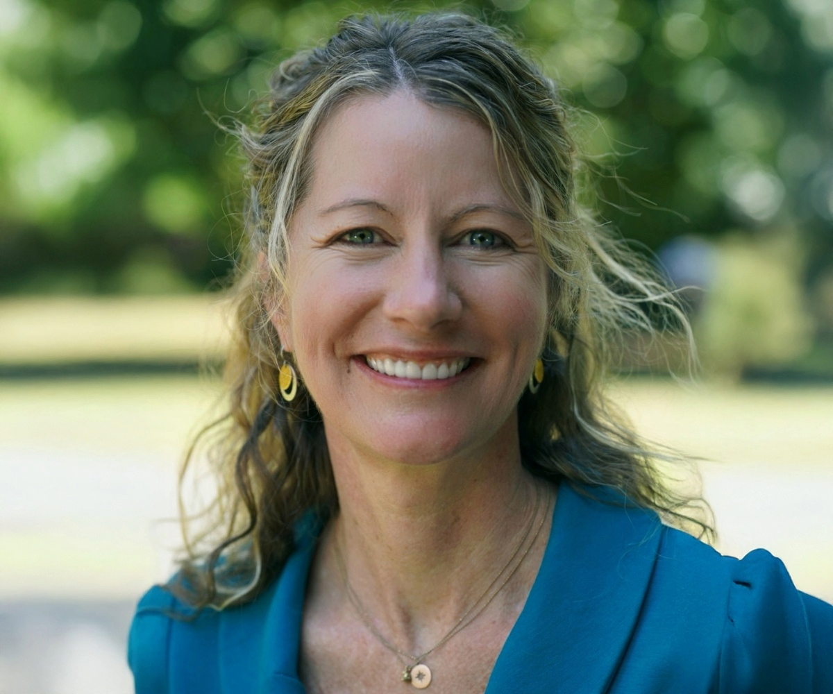 Dr. Abi Blakeslee Outdoor Headshot