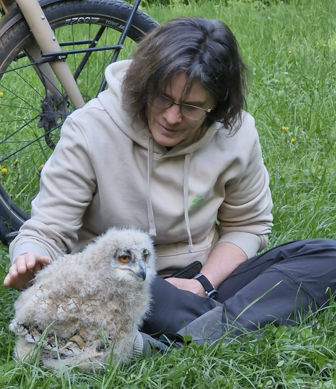 Sibylle Appoldt mit Uhu