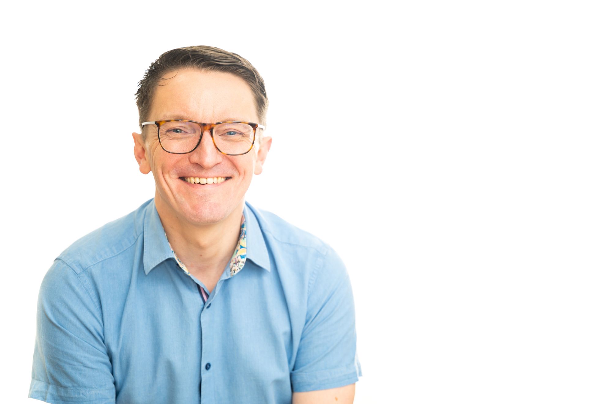 Gareth Collins, hypnotherapist offering online hypnotherapy sessions across the UK.