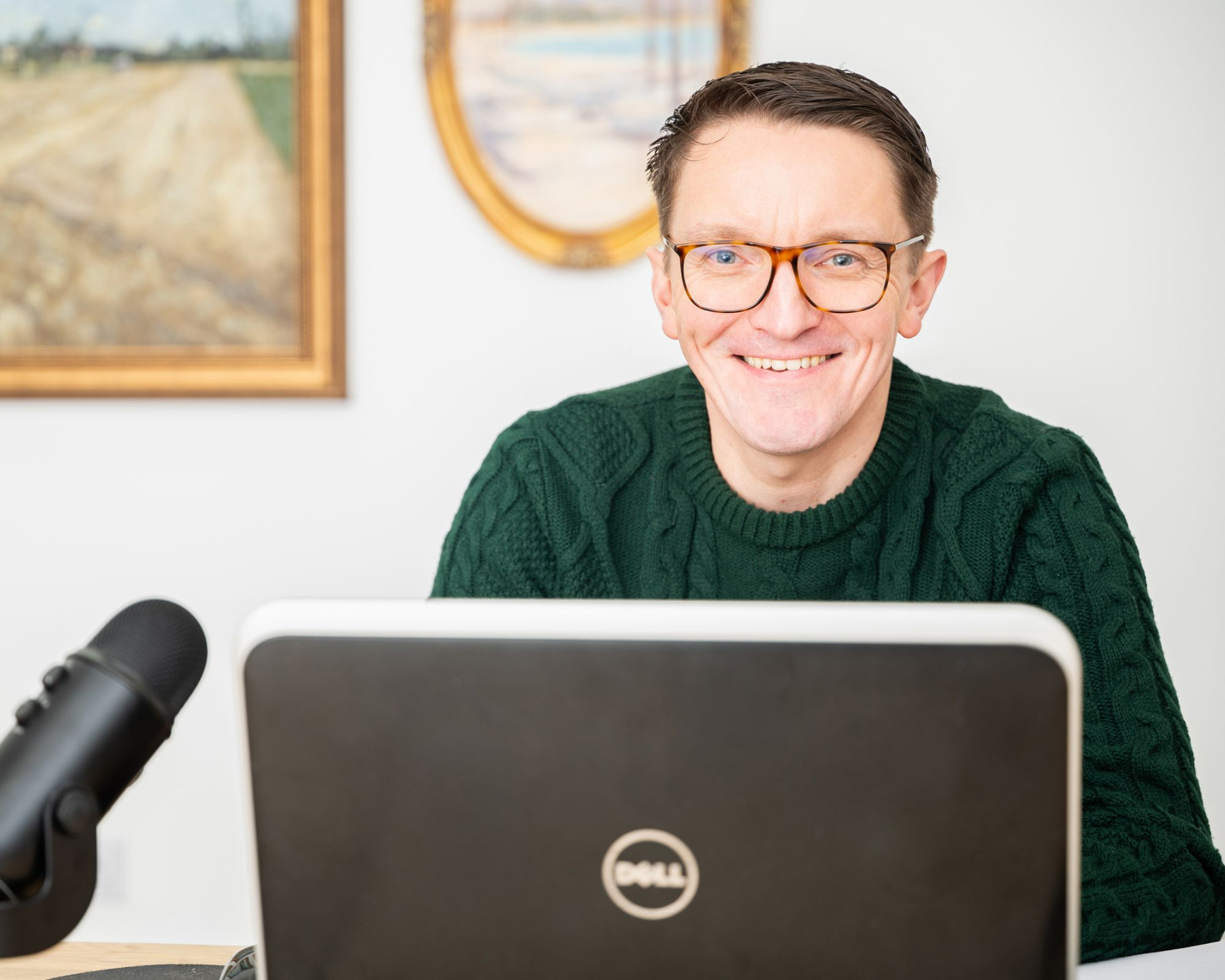 Gareth Collins, clinical hypnotherapist helping clients overcome phobias and persistent fears at Retrained Minds Hypnotherapy.