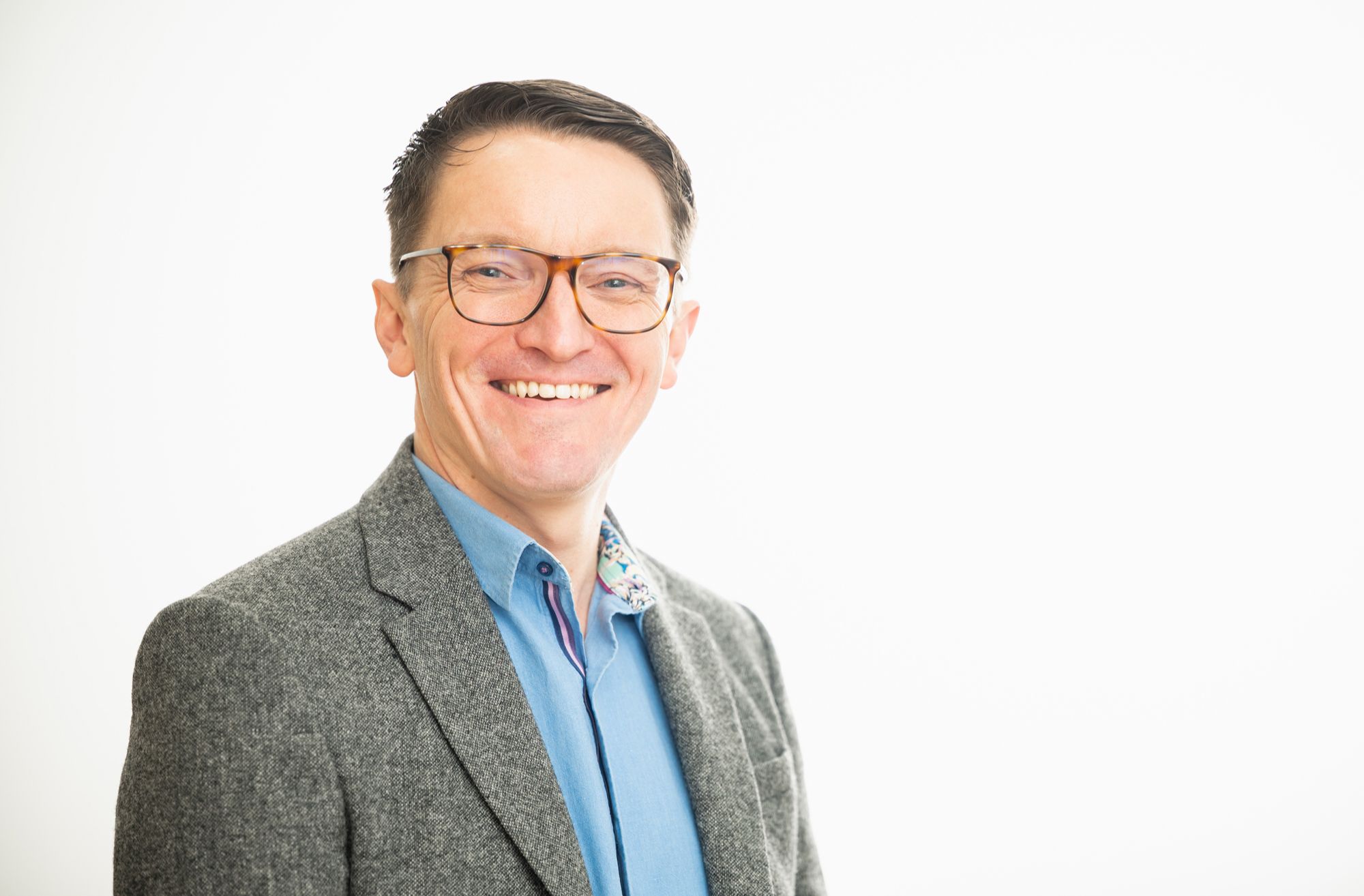 Gareth Collins, hypnotherapist and coach at Retrained Minds Hypnotherapy, supporting clients online across the UK.