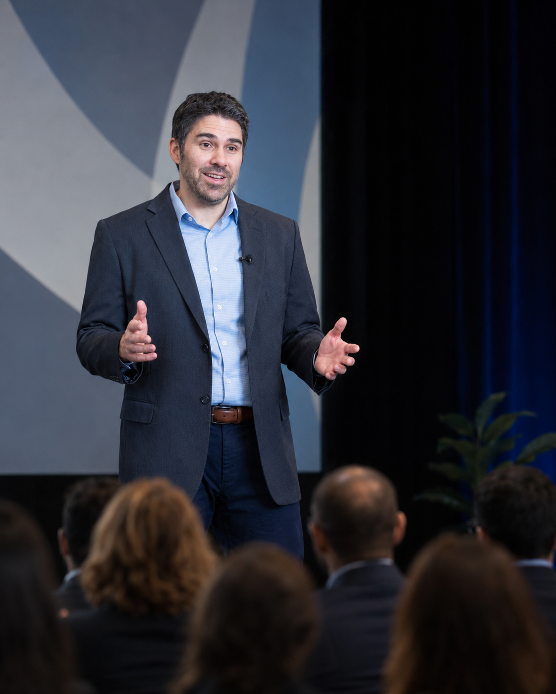 Speakeasy teaches you to deliver customized corporate event keynotes that align with your organization’s goals and give teams practical communication tools they can use right away.