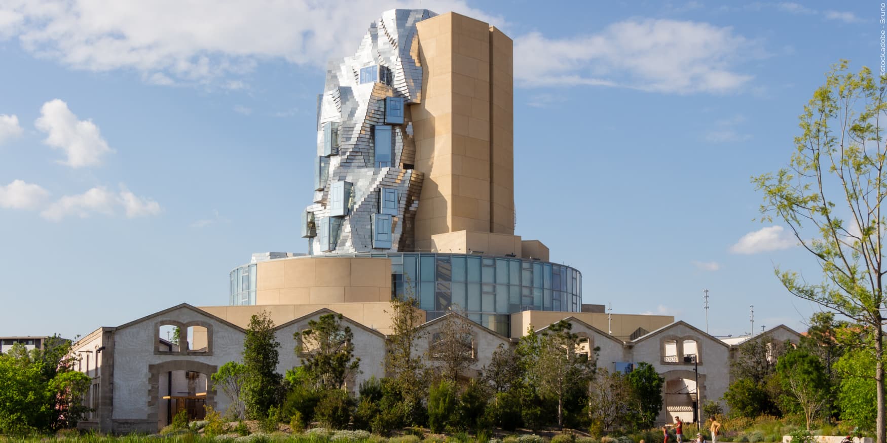 de Lumatoren van Frank Gehry in Arles