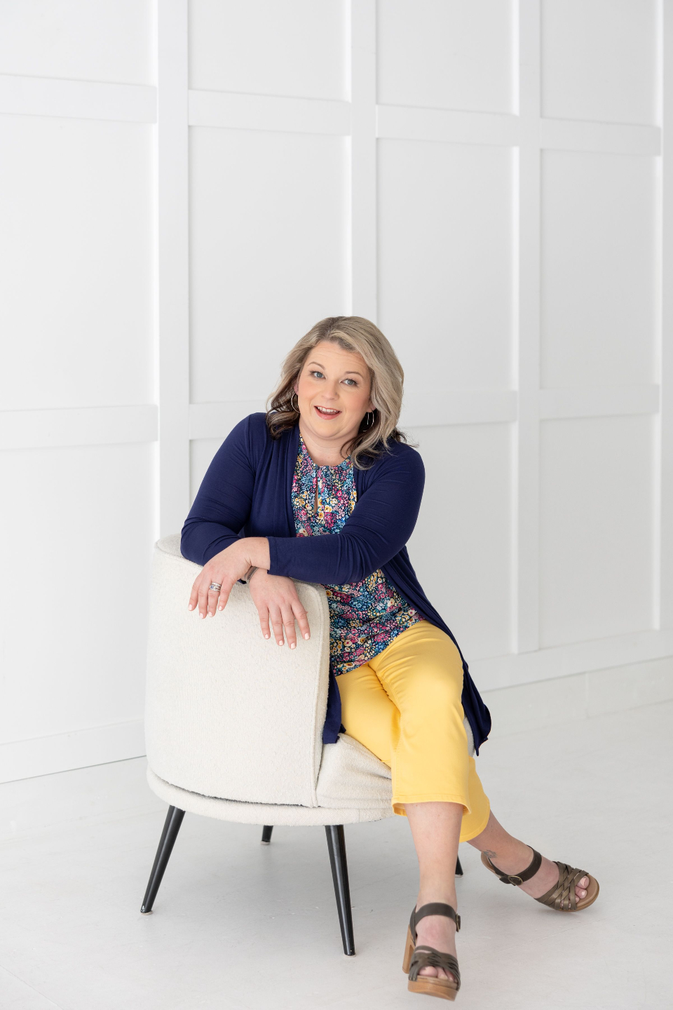 Rachel Totten sitting enthusiastically, ready to welcome new therapists to individual EMDR consultation