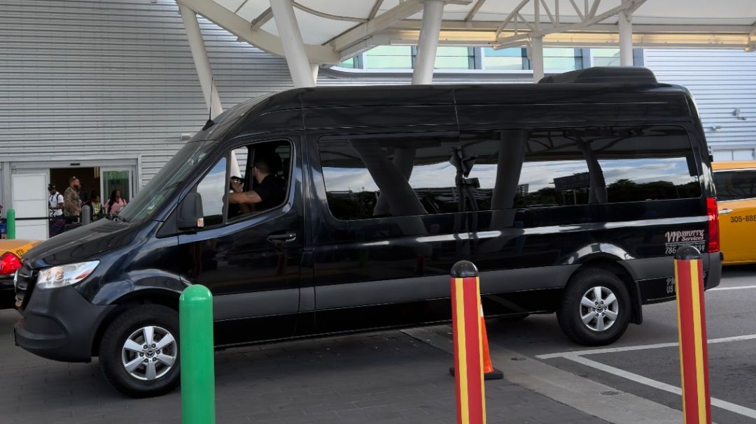 Miami cruise port: black car service private driver