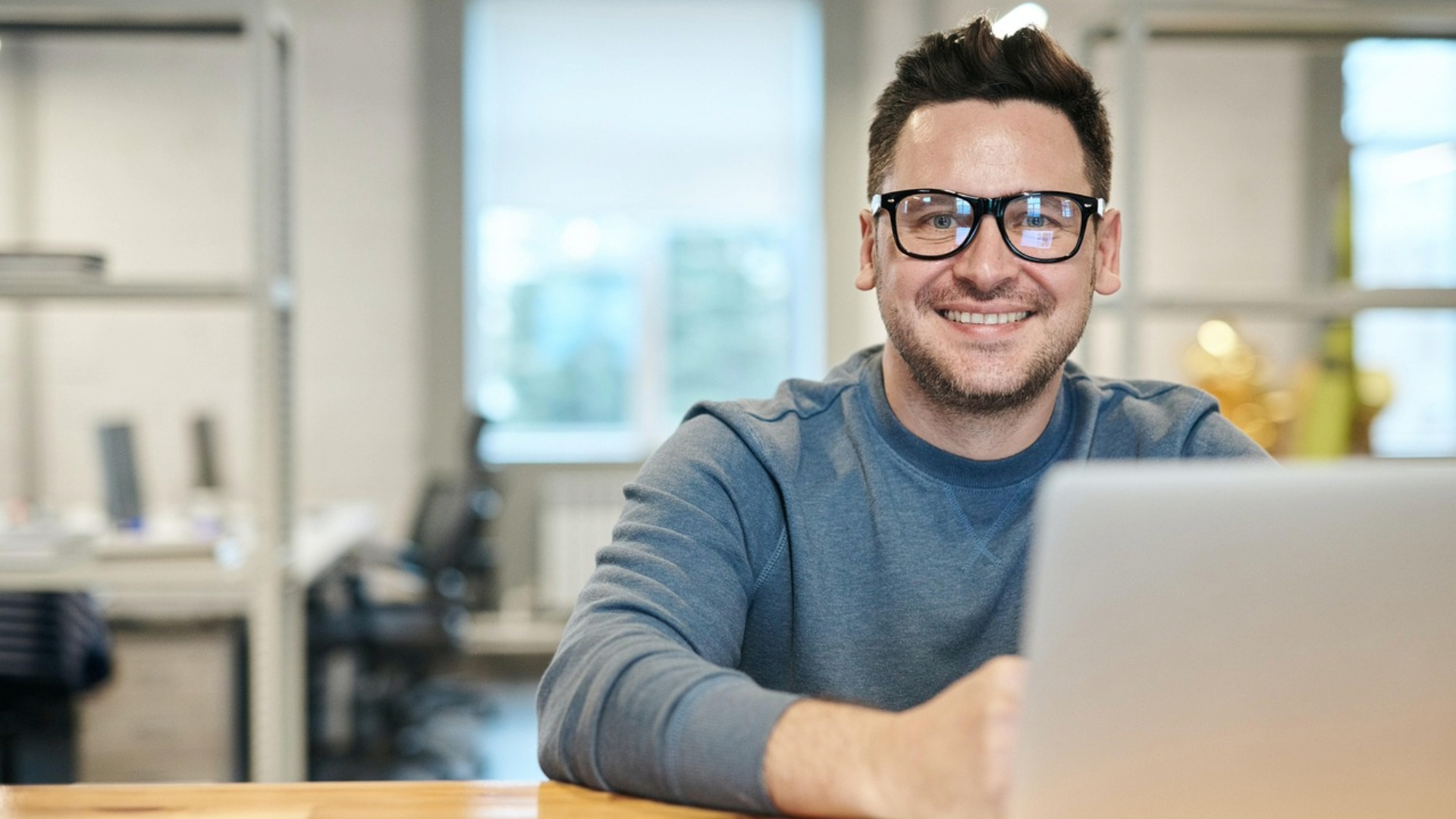 Male therapist doing therapy session