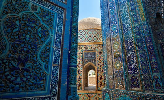 prachtig tegelwerk in Samarkand (Oezbekistan)