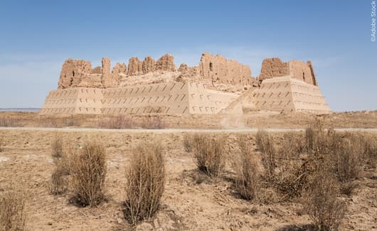 het lemen woestijnfort van Kyzyl Kala in Oezbekistan