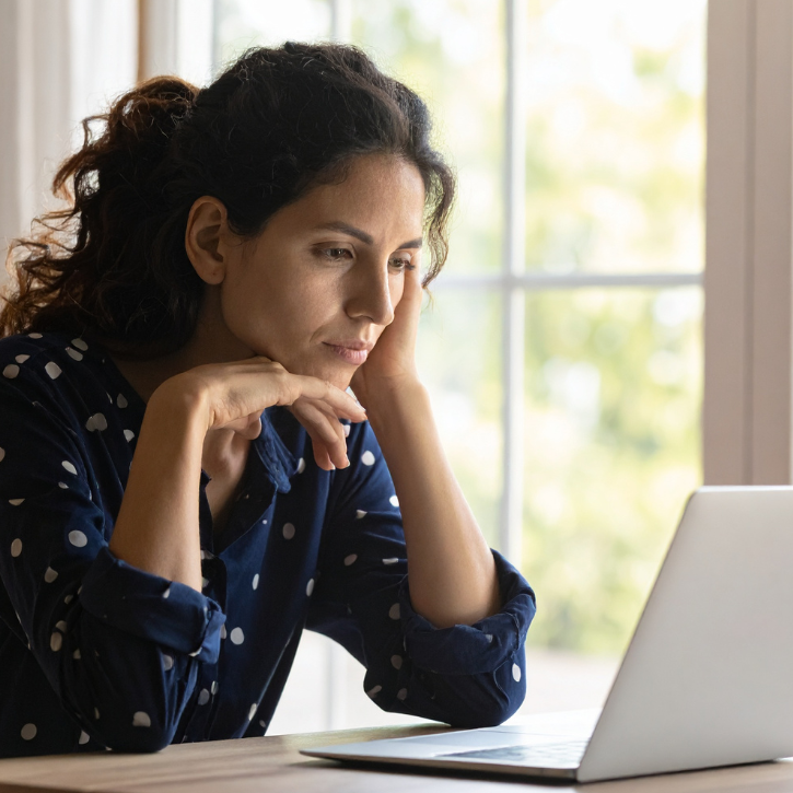 profesional who wants to stop studying and still struggling with English and start communicating effectively in English at work