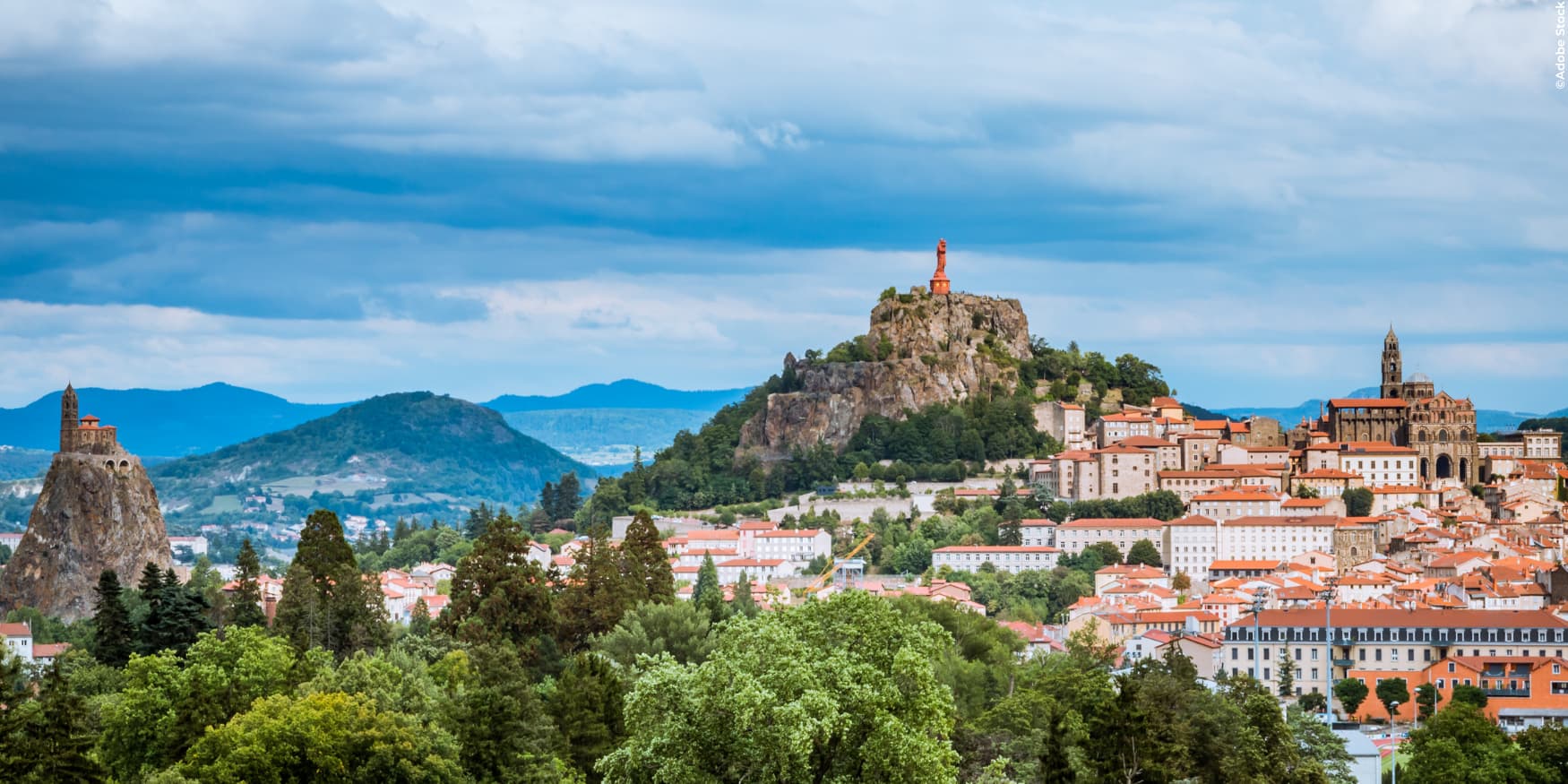 zicht op Le Puy-en-Velay (Frankrijk)