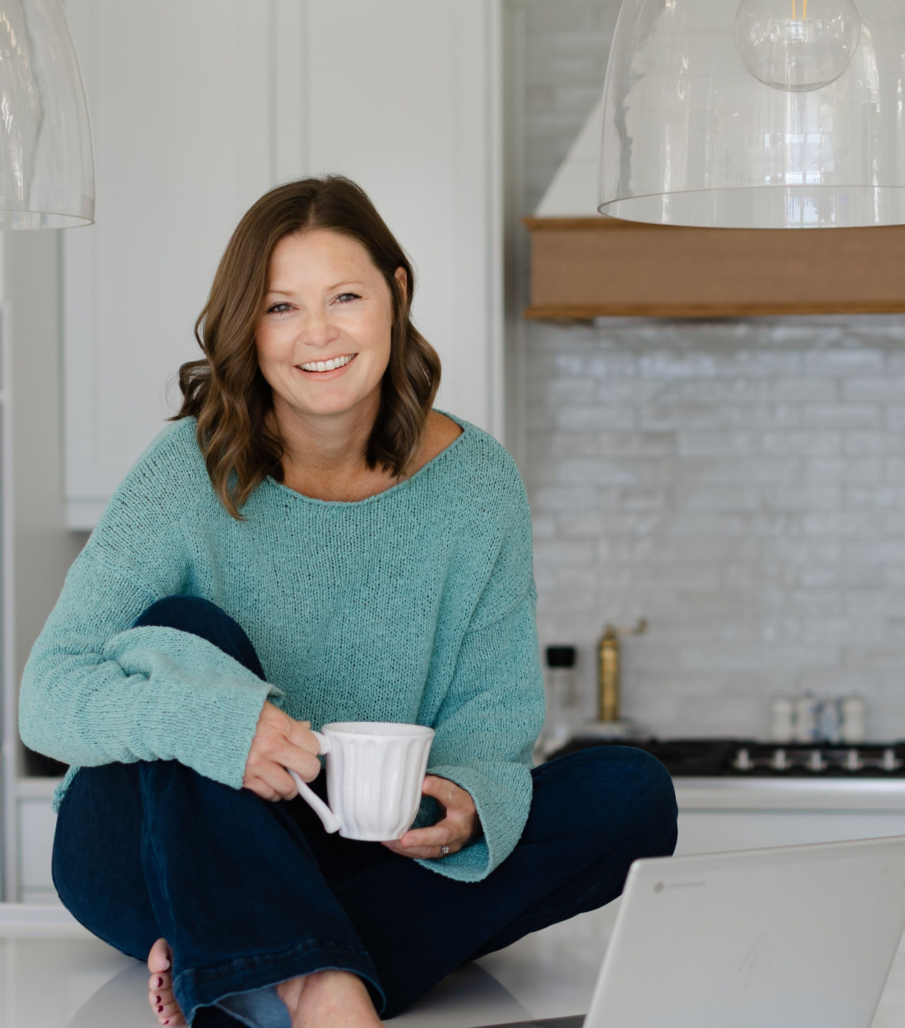 Caroline Brown speaking with warmth and confidence during a group coaching session.