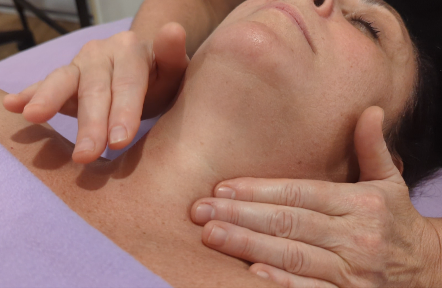 Styve Lagacé et Lydie Laprise, co-enseignants et propriétaire du Centre Cosmique et de l’Académie LG à Shefford, transmettant leur passion de la réflexologie et de la santé naturelle.