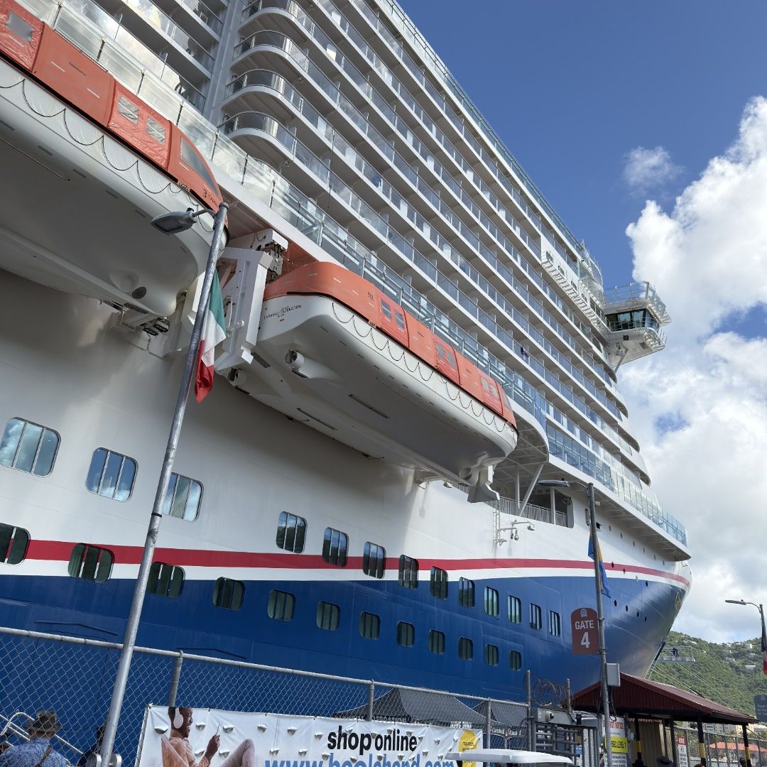 St. Thomas Cruise Port: Carnival cruise ship docked at the pier