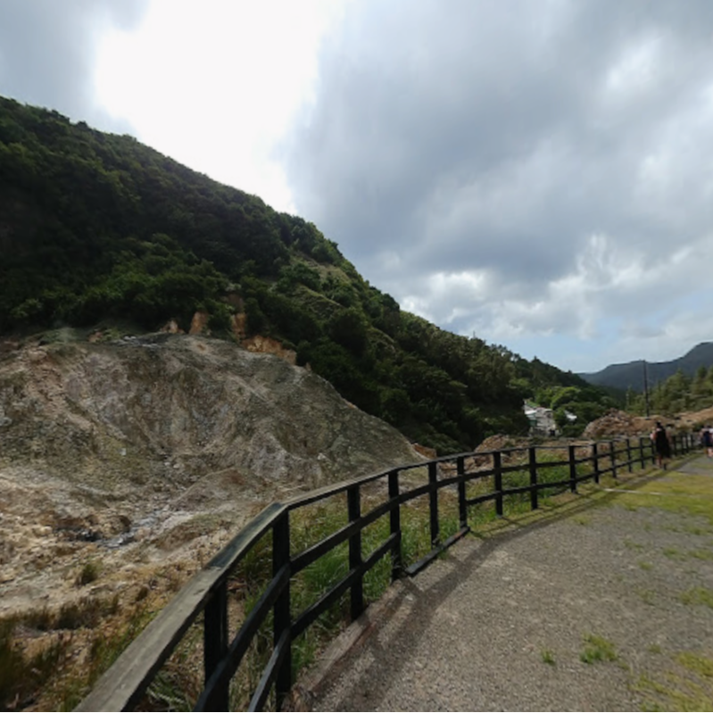 St. Lucia Cruise Port: St. Lucia drive in volcano