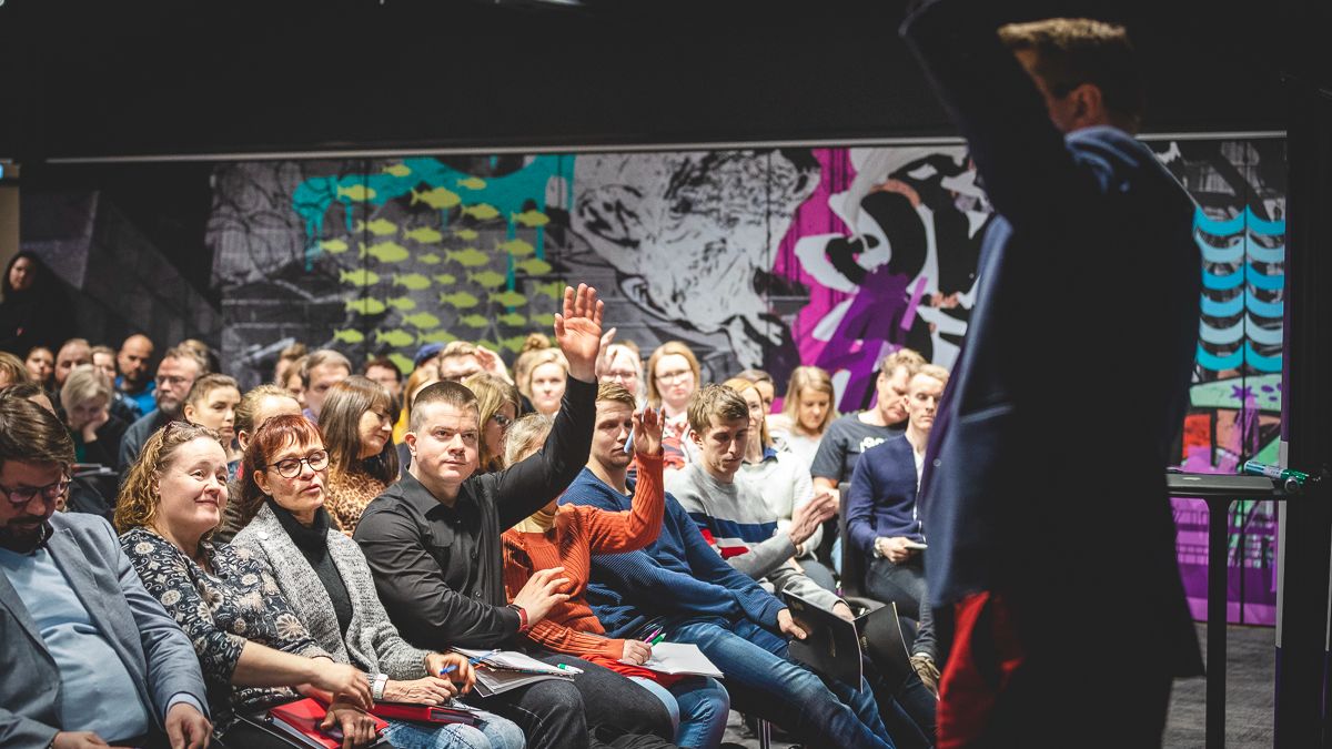 Varapuun valmennuksessa käsitellään sijoittamisen psykologiaa ja päätöksentekoa