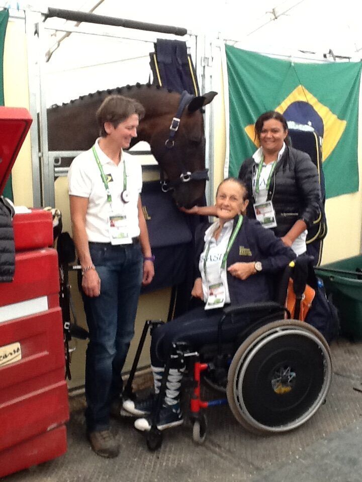 Anne Cecilie Ore og Lillian på premieutdeling