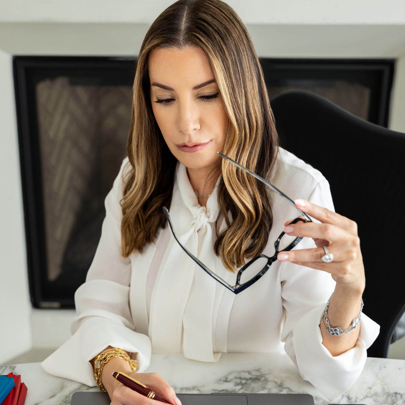 Life Strategist Jessica Wester leading a clarity and alignment session