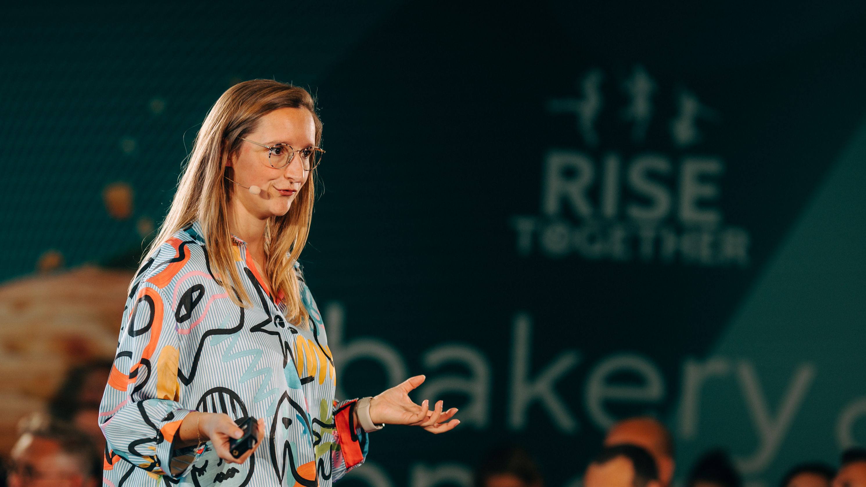 Emma Declerck tijdens AI keynote