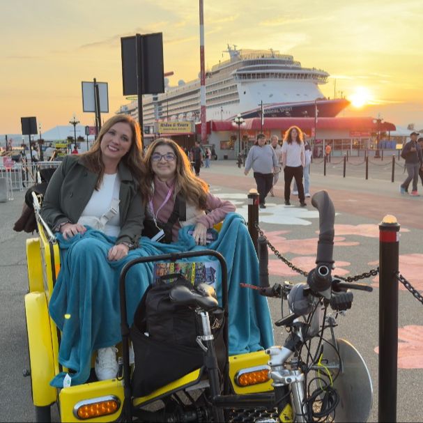 Victoria Cruise Port: Travelers outside cruise terminal taking a pedicab