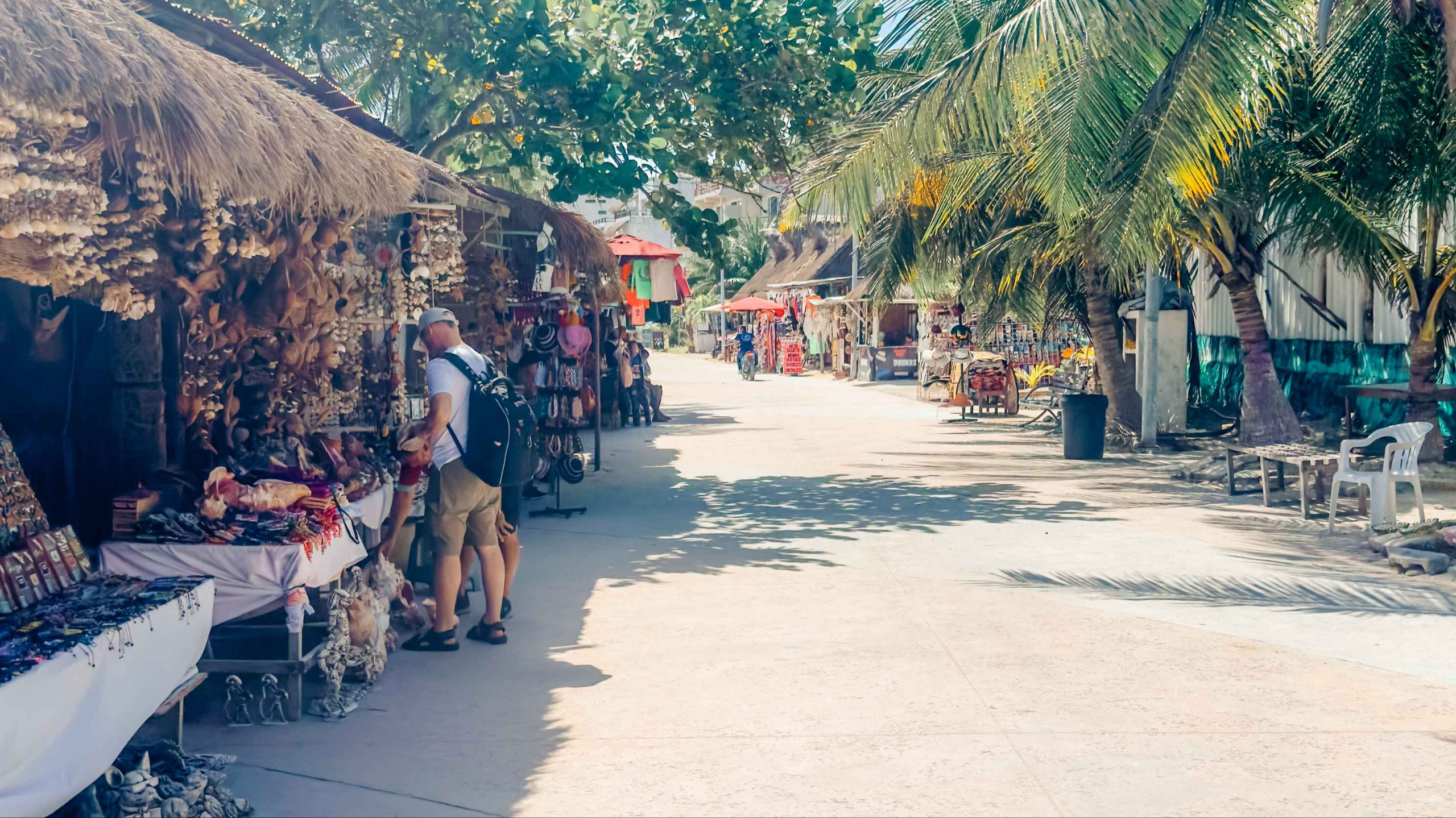 Costa Maya Cruise Port: Shops Along the Malecon